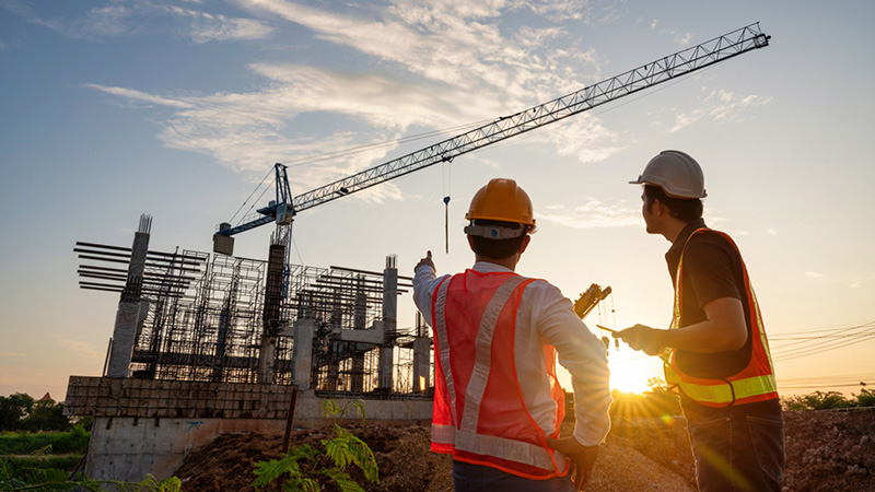 How Should Construction Companies Handle Payroll for Workers on Different Job Sites?