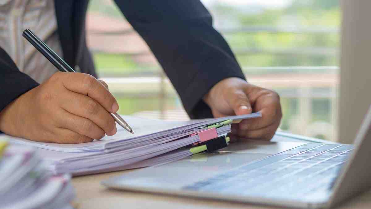 What Payroll Records Should Employers Keep?